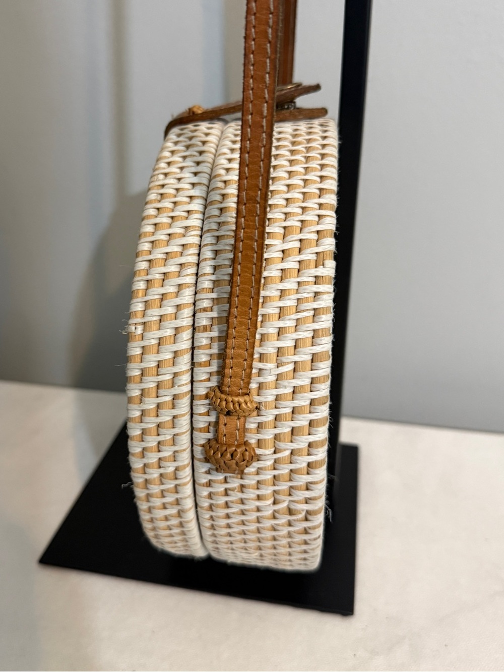 Round Rattan Crossbody Bag Woven Medallion Sunburst Boho Leather Strap - Picture 6 of 15